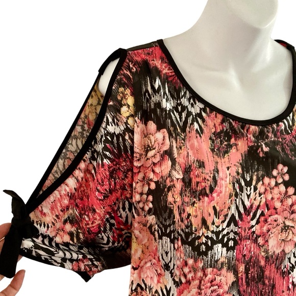 Hamilton | Floral Keyhole Sleeve Blouse NWOT - Picture 6 of 15